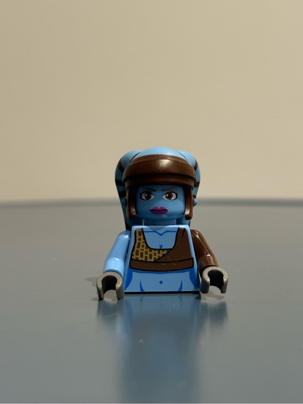 LEGO Star Wars: 2010 Aayla Secura Minifigure - Large Eyes (sw0284): INCOMPLETE